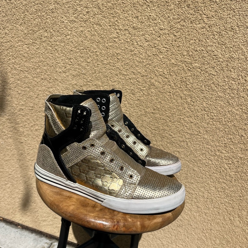 Supra skytop